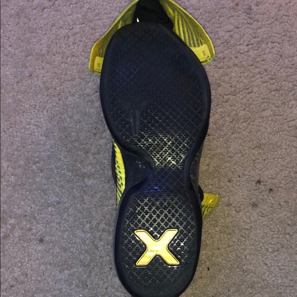 Athletic_Shoes